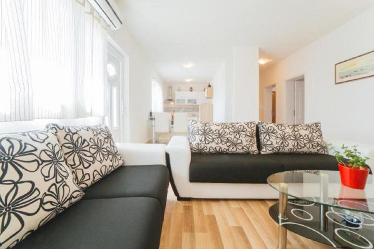 Apartment Chiara ドゥギ・ラット エクステリア 写真